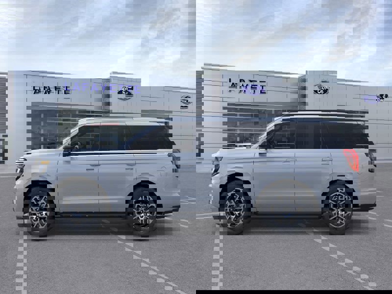 New 2026 Ford Expedition Active image 3