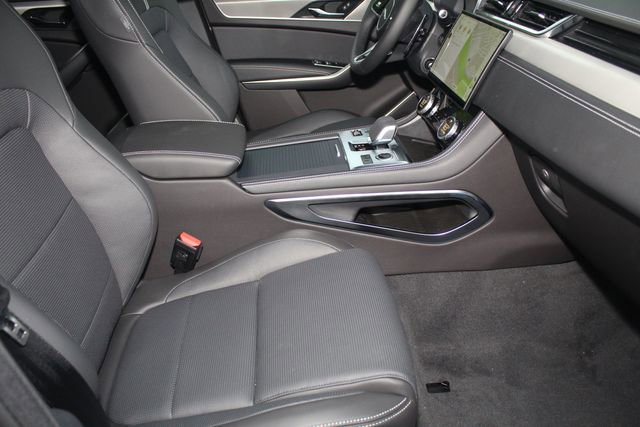 New 2026 Jaguar F-PACE R-Dynamic S image 3