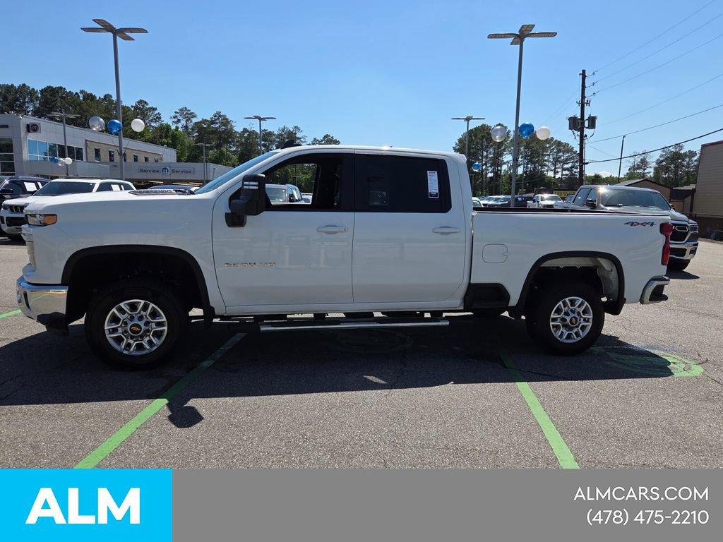 Used 2025 Chevrolet Silverado 2500 LT w/ Convenience Package AWD/4WD image 4