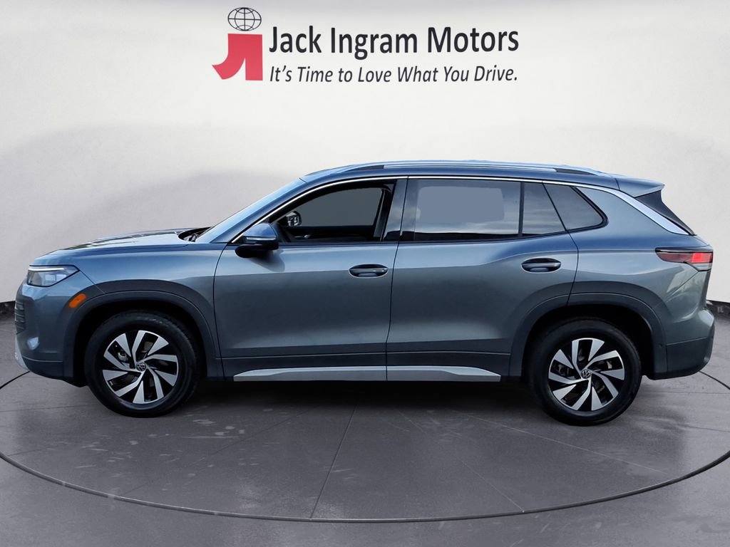 Certified 2025 Volkswagen Tiguan S FWD image 2