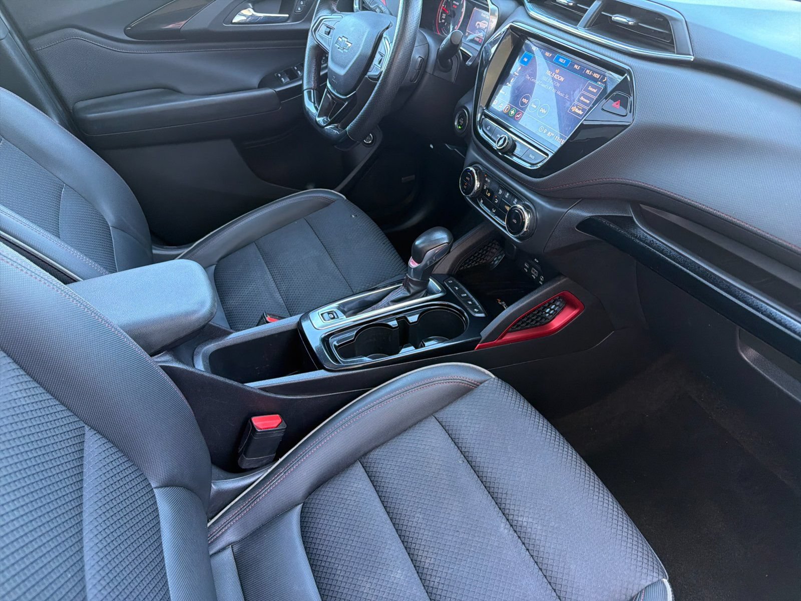 Used 2021 Chevrolet TrailBlazer RS w/ Sun and Liftgate Package FWD image 17