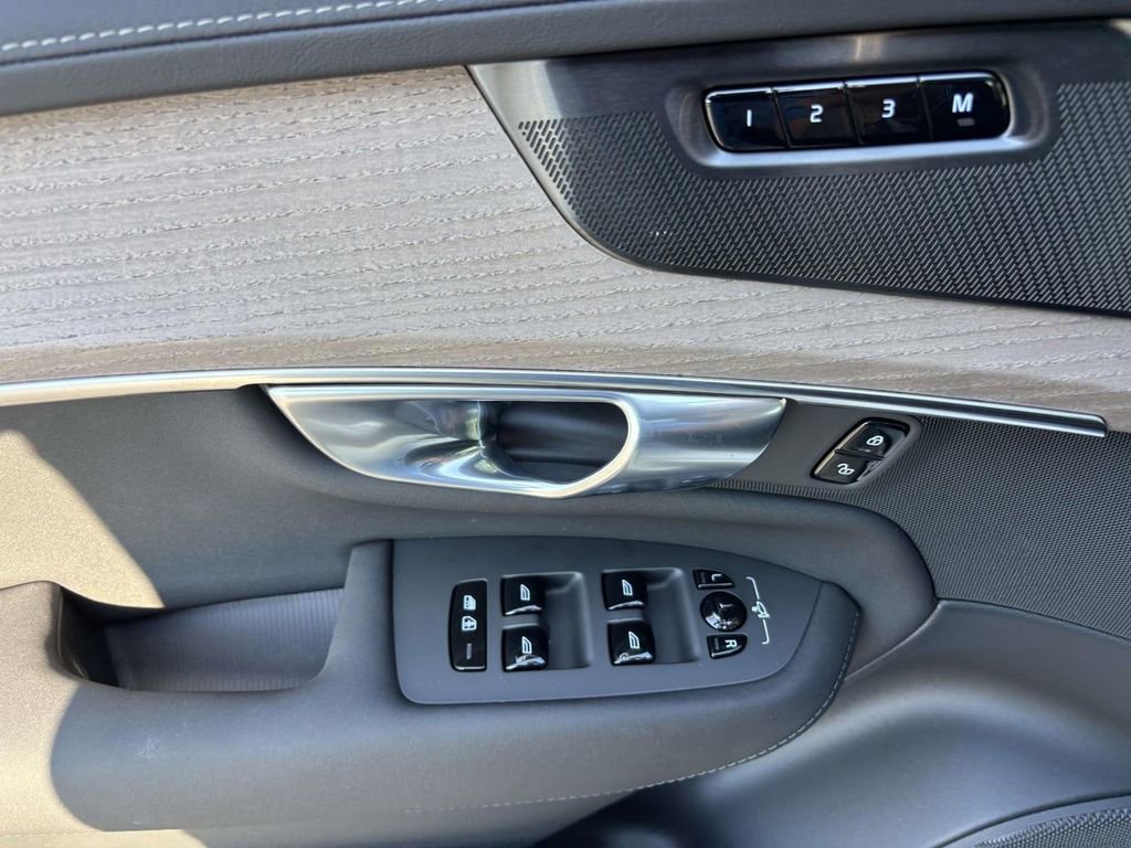 New 2026 Volvo XC90 B6 Plus image 13