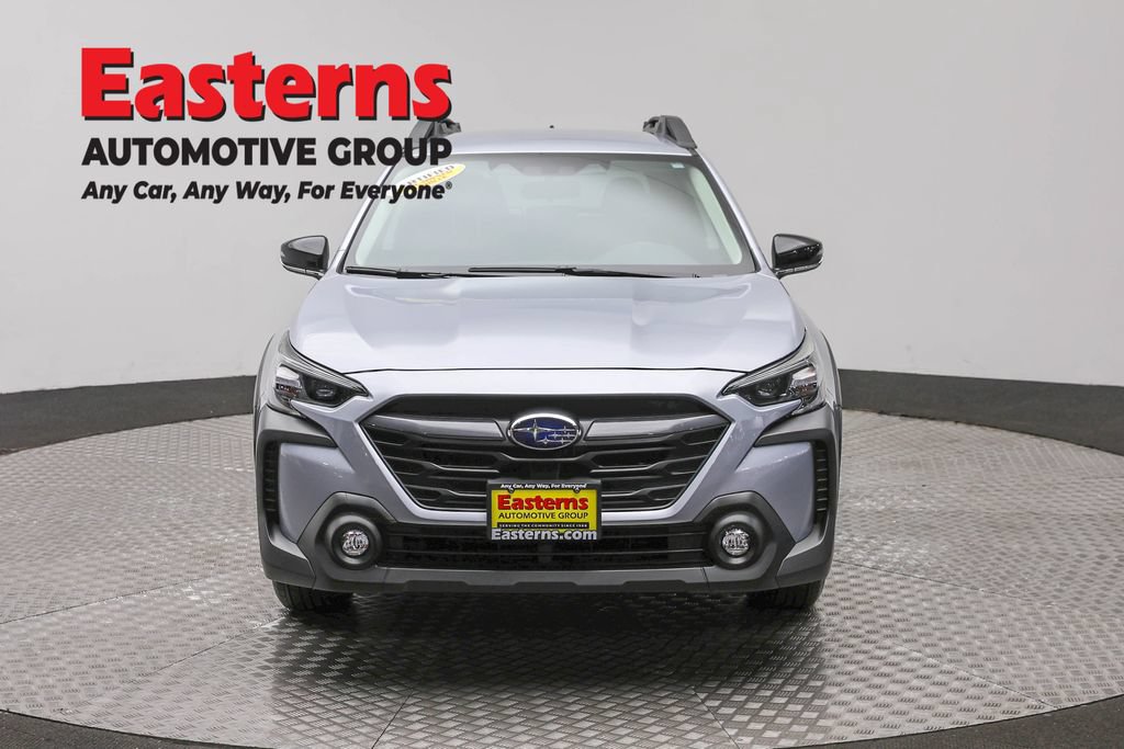 Used 2025 Subaru Outback Premium AWD/4WD image 2