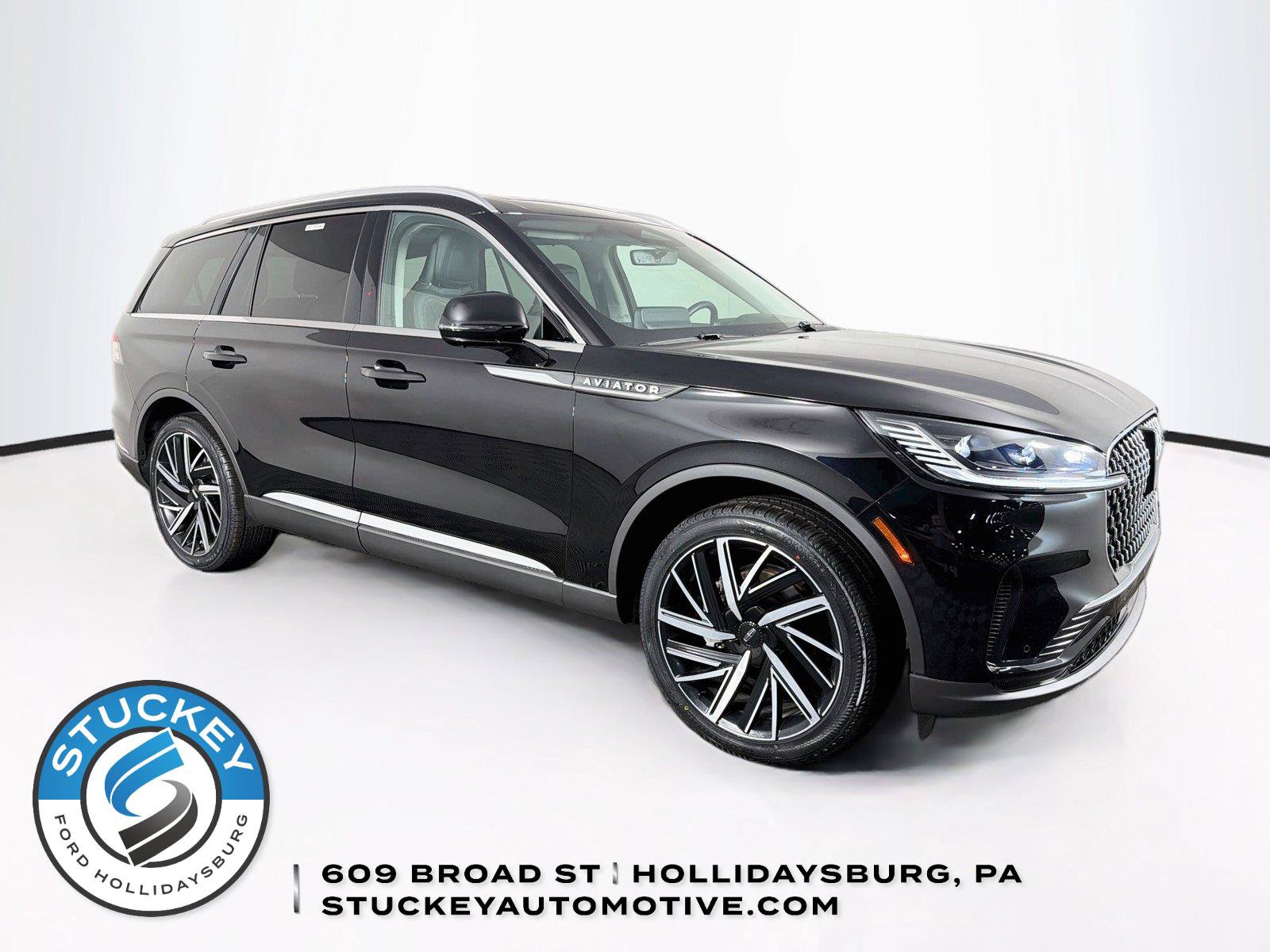 Used 2025 Lincoln Aviator Reserve w/ Equipment Group 201A AWD/4WD image 1