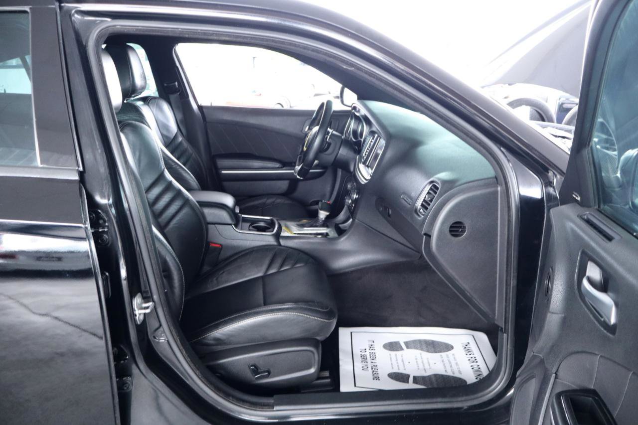 Used 2016 Dodge Charger SRT w/ Harman/Kardon Audio Group RWD image 38