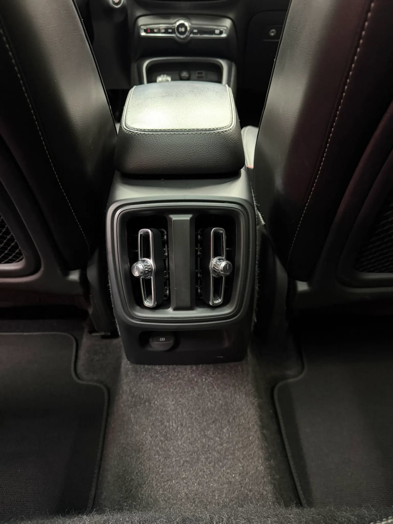 Used 2019 Volvo XC40 T5 Momentum AWD/4WD image 30