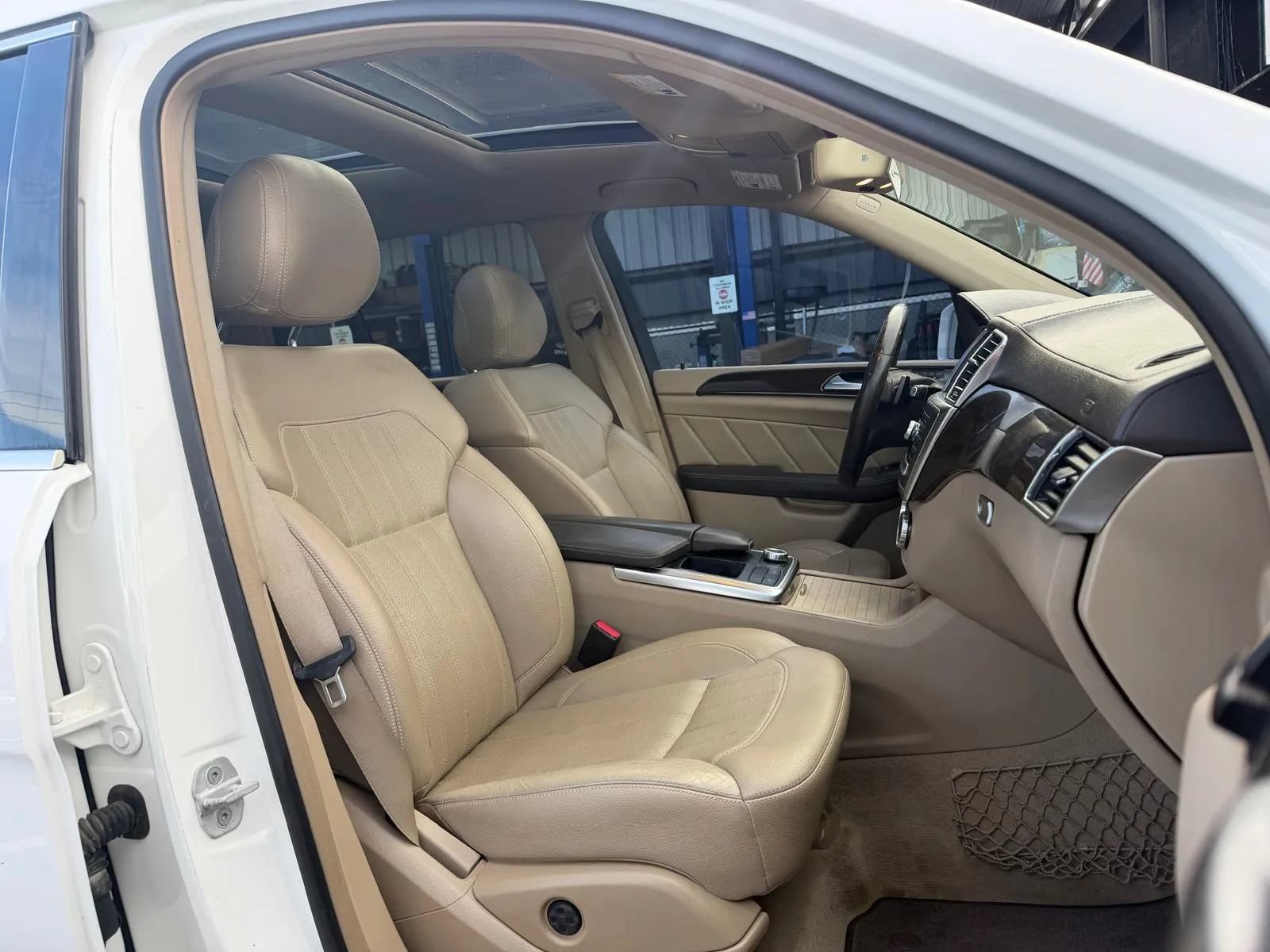 Used 2016 Mercedes-Benz GL 450 4MATIC w/ Premium I Package image 31