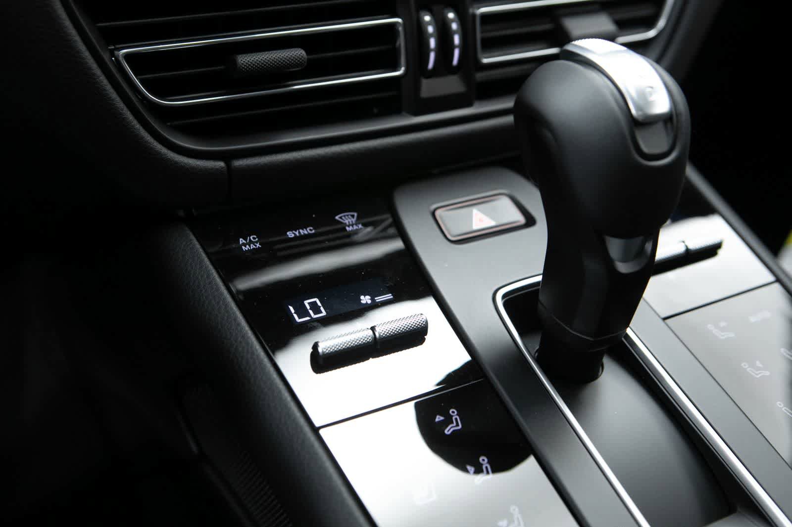 New 2026 Porsche Macan AWD/4WD image 29