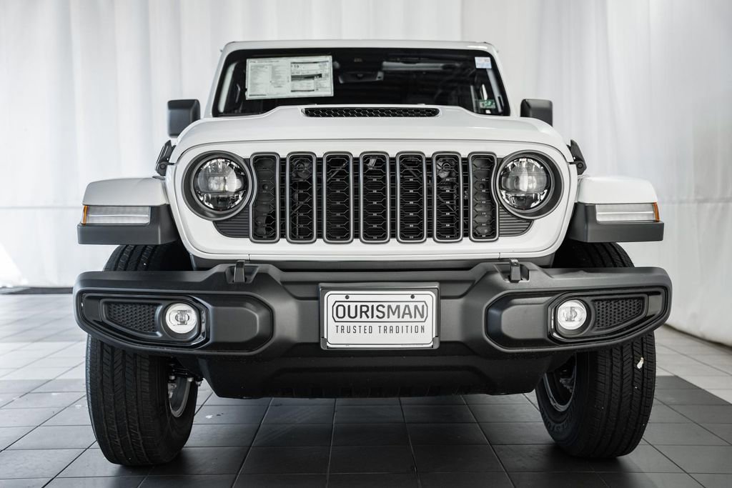 New 2025 Jeep Gladiator Sport image 2
