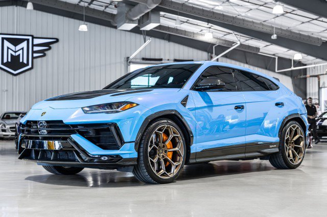 Used 2024 Lamborghini Urus Performante AWD/4WD image 2