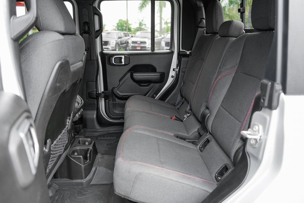Used 2024 Jeep Gladiator Rubicon w/ Convenience Group AWD/4WD image 36