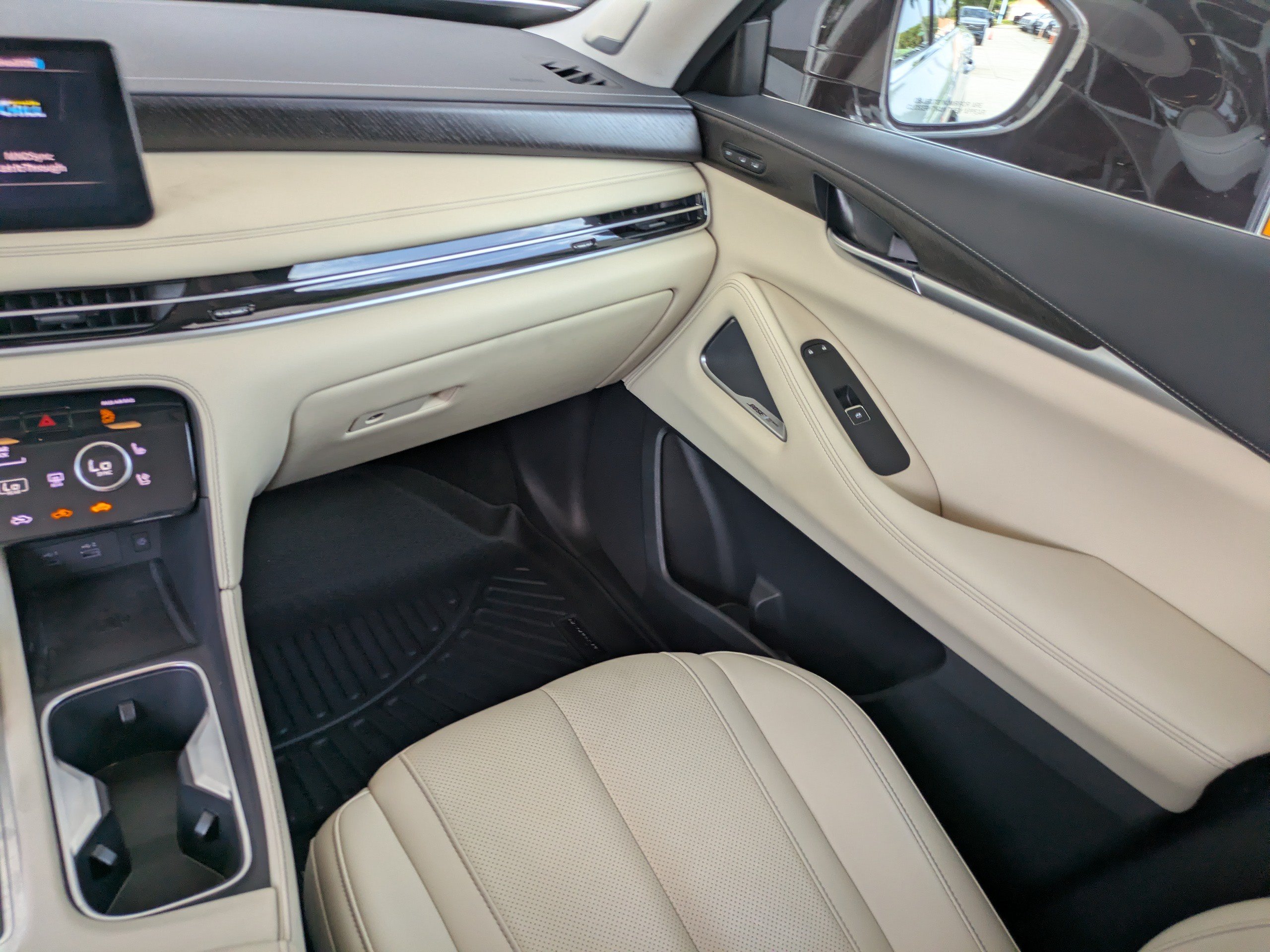 Used 2025 INFINITI QX60 Sensory w/ Vision Package AWD/4WD image 19
