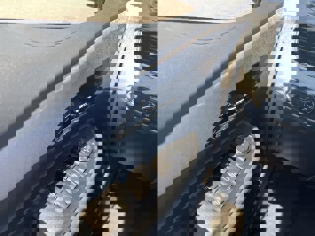 Used 2020 Chevrolet Bolt Premier w/ Infotainment Package image 9