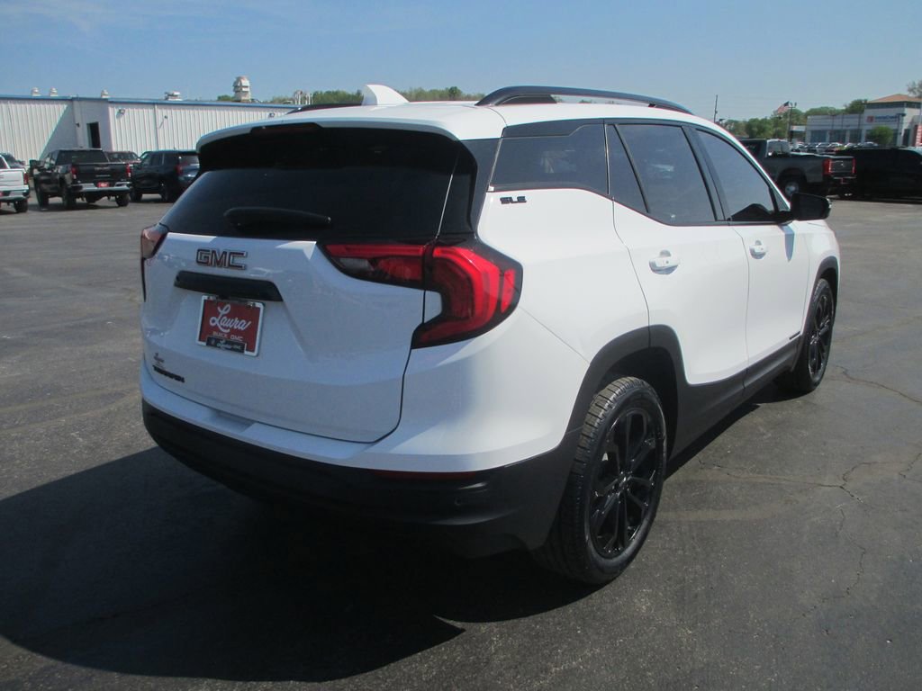 Used 2020 GMC Terrain SLE w/ Driver Convenience Package image 4