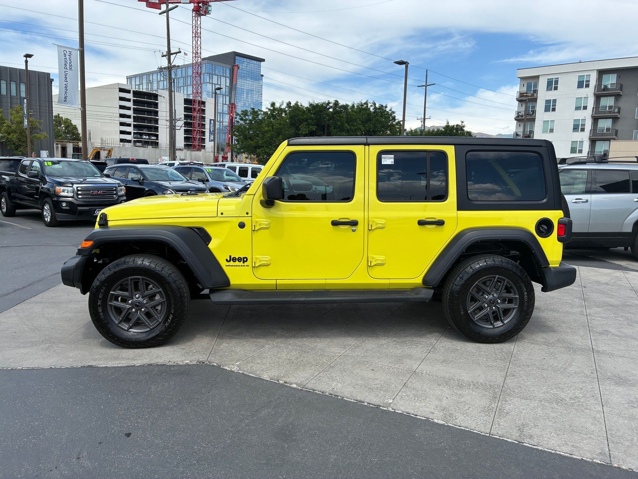 Used 2024 Jeep Wrangler Unlimited Sport AWD/4WD image 9