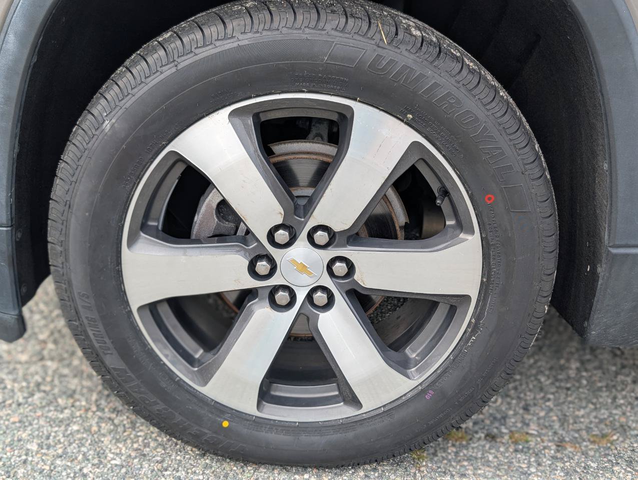 Used 2018 Chevrolet Traverse LT FWD image 3