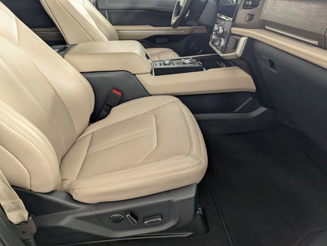 Used 2024 Ford Expedition Limited image 36