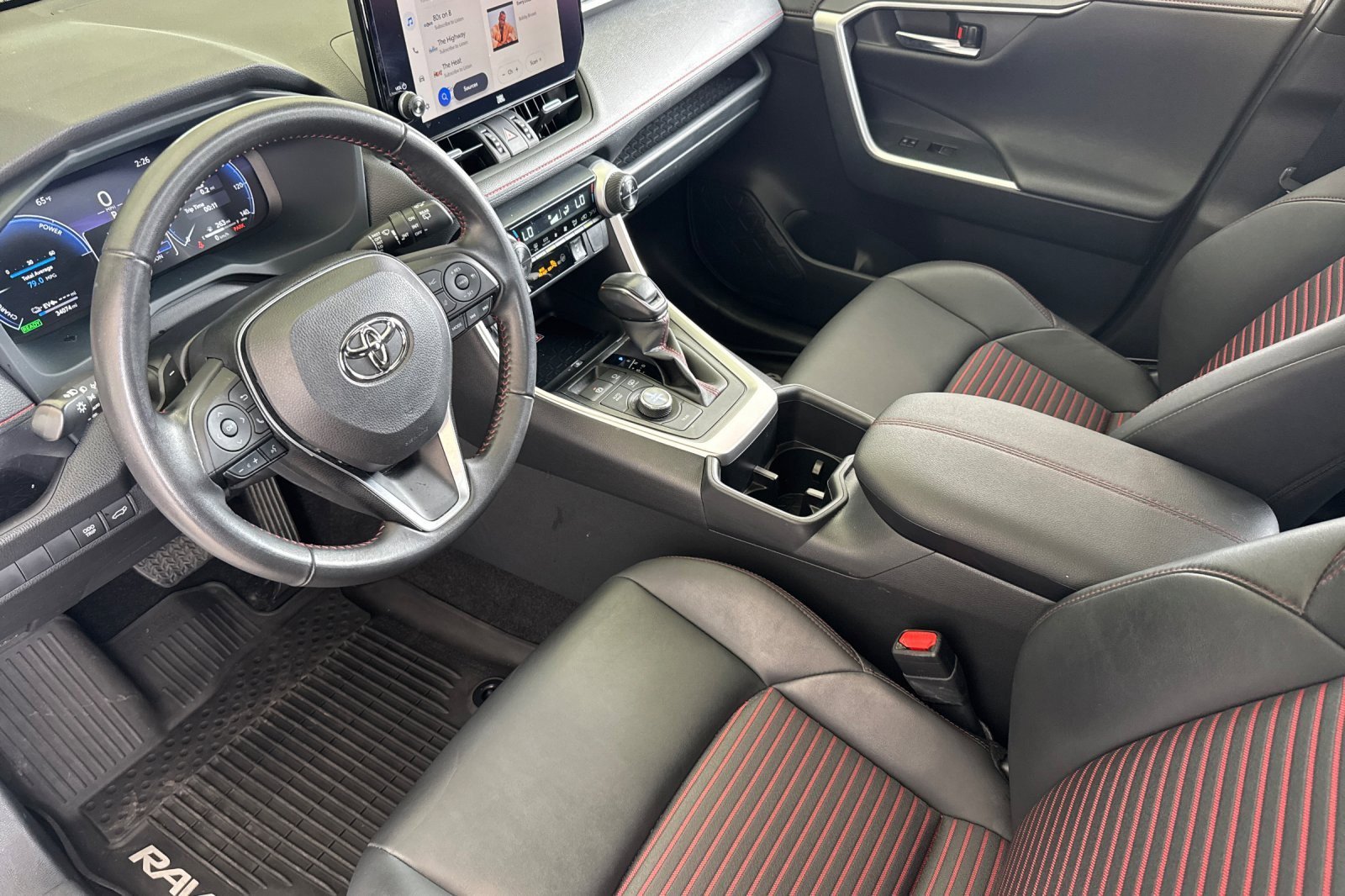 Used 2023 Toyota RAV4 XSE image 9