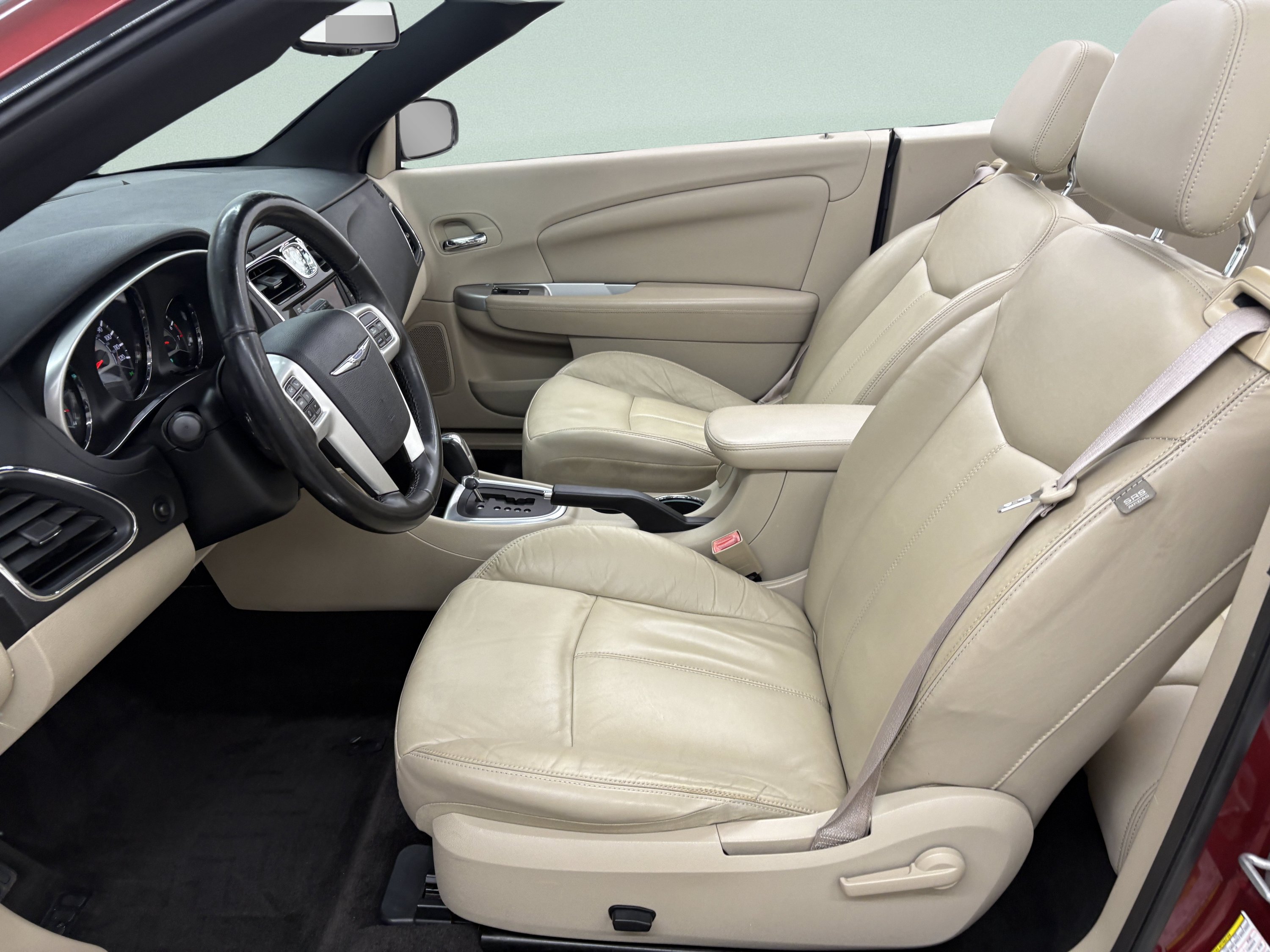 Used 2011 Chrysler 200 Limited FWD image 16