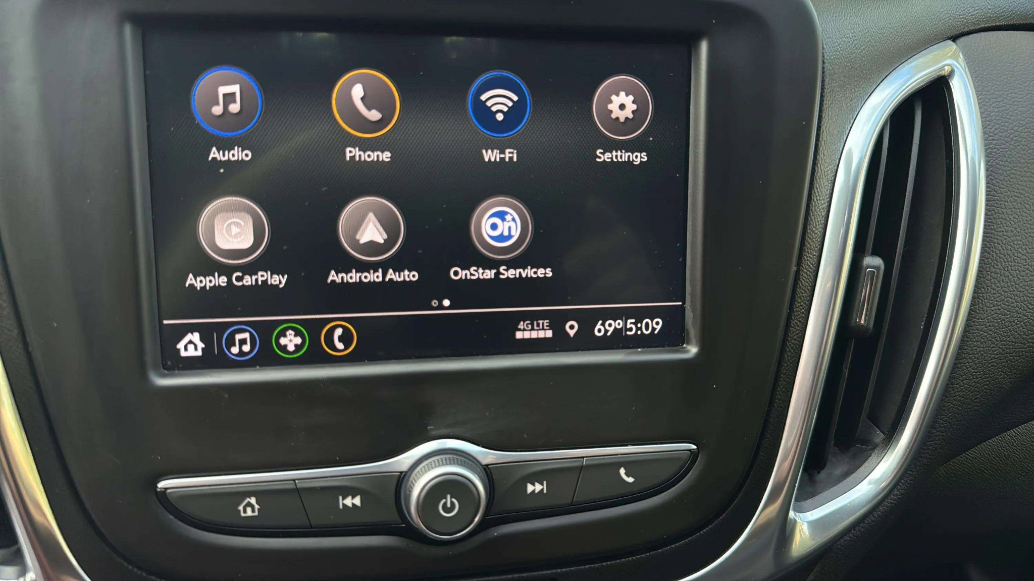 Used 2021 Chevrolet Equinox LT image 23