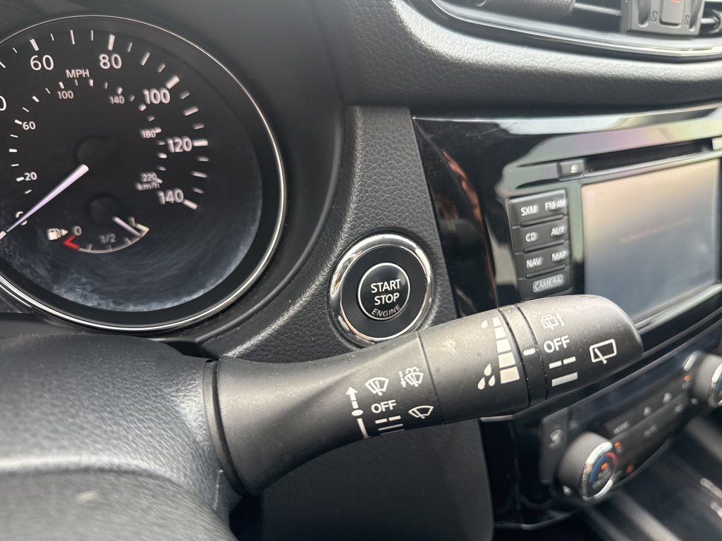 Used 2017 Nissan Rogue SV w/ SV Premium Package AWD/4WD image 27