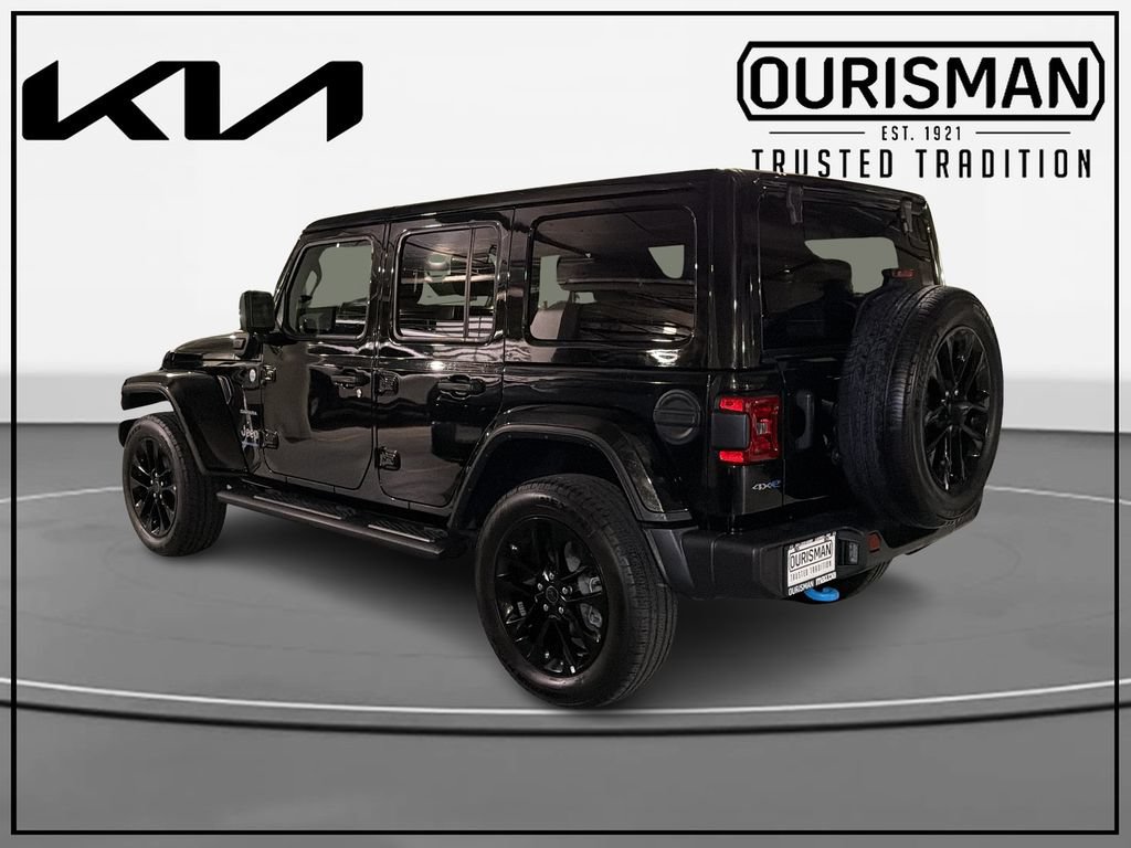 Used 2024 Jeep Wrangler Unlimited Sahara AWD/4WD image 3