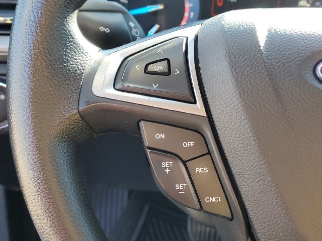 Used 2018 Ford Fusion SE FWD image 15