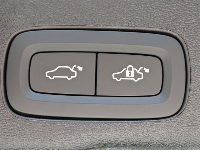 New 2026 Volvo XC60 B5 Ultra w/ Protection Package Premier image 14