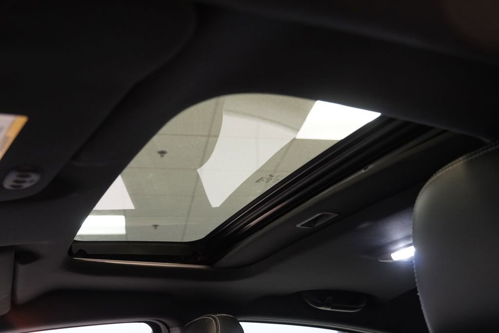 Used 2012 Chrysler 200 Limited FWD image 4