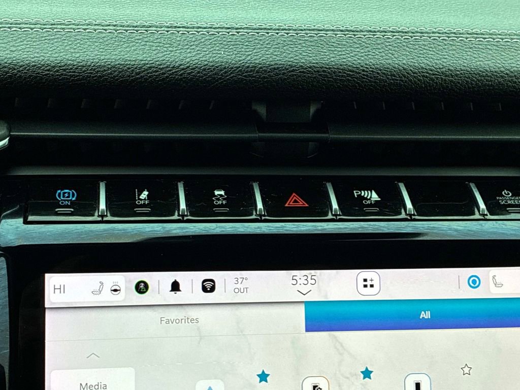 Certified 2023 Jeep Grand Cherokee 4WD 4xe w/ Luxury Tech Group II image 36