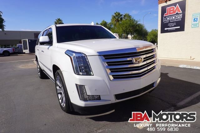 Used 2020 Cadillac Escalade ESV Platinum image 38
