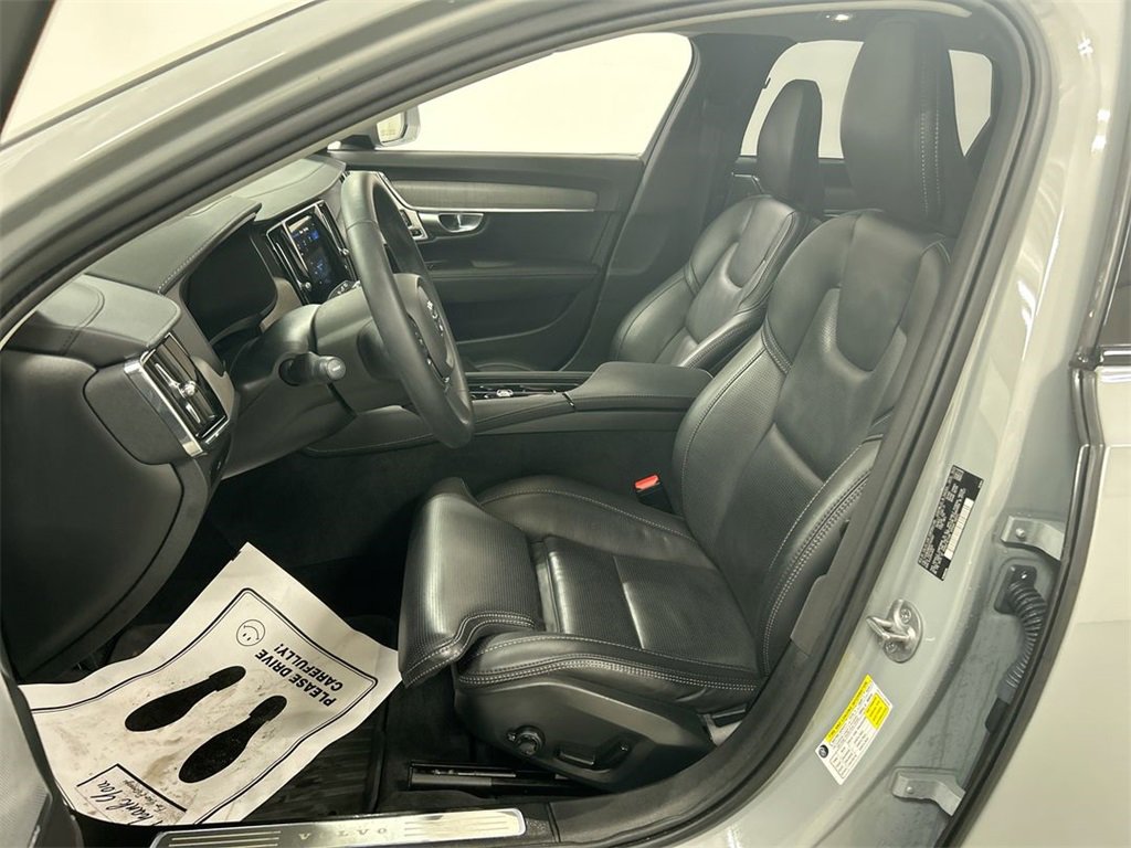 Used 2024 Volvo V90 B6 Cross Country Ultimate image 9