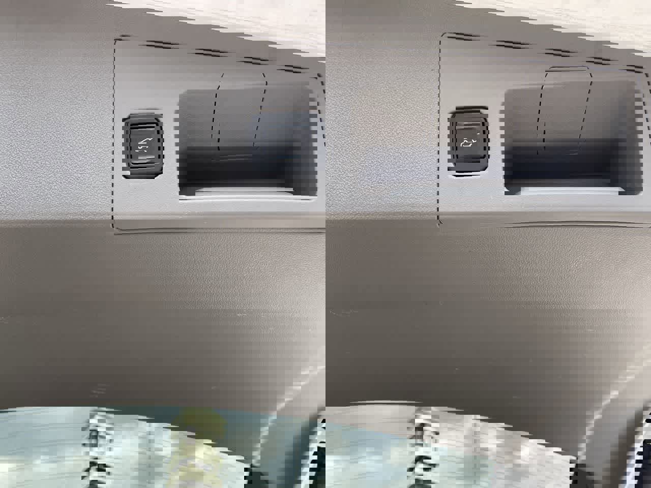 Certified 2023 Cadillac XT5 Premium Luxury w/ LPO, Floor Liner Package image 18