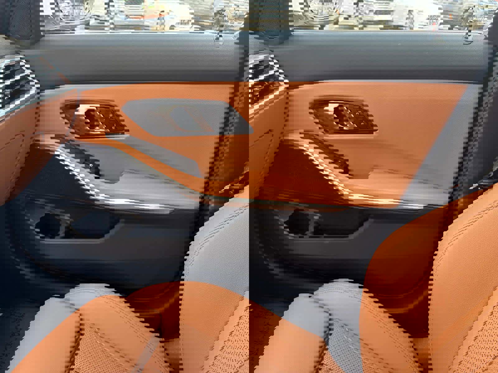 Certified 2025 BMW 330i Sedan w/ Convenience Package image 21