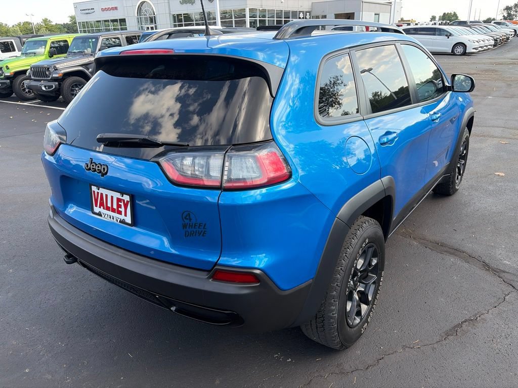 Certified 2022 Jeep Cherokee Latitude w/ Sun & Sound Group AWD/4WD image 7
