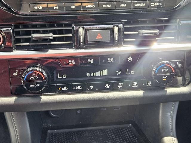 Used 2024 Nissan Pathfinder SL w/ SL Premium Package FWD image 24