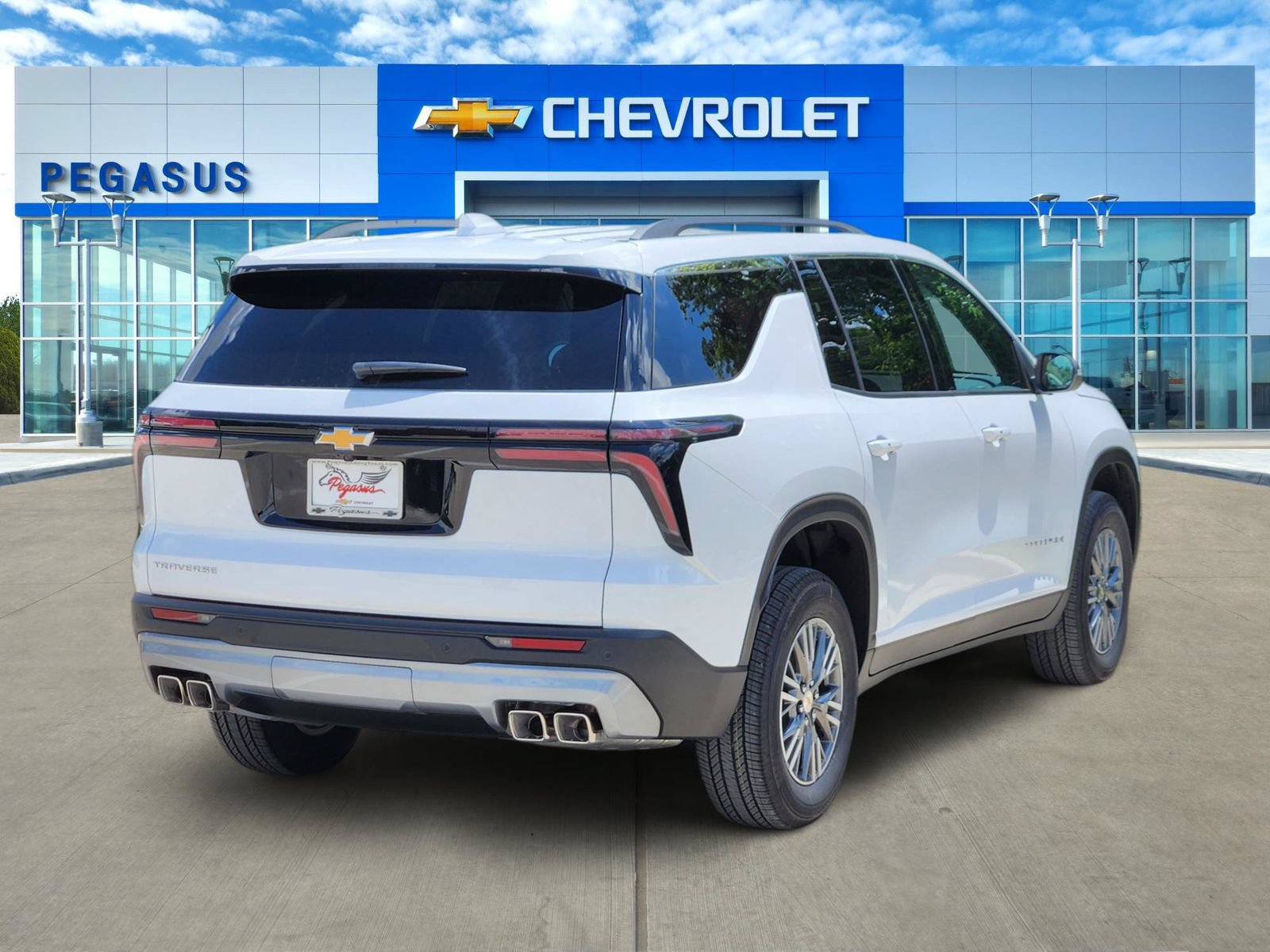 New 2026 Chevrolet Traverse LT FWD image 4