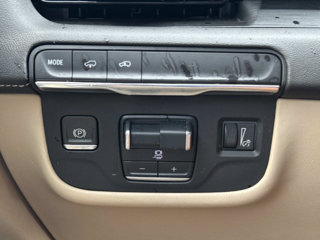 Certified 2023 Cadillac Escalade Premium Luxury w/ Performance Package RWD image 23