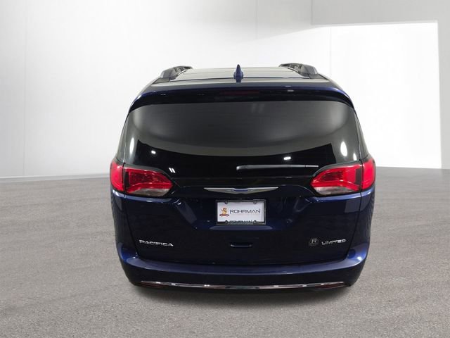 Used 2018 Chrysler Pacifica Limited w/ Tire & Wheel Group image 40