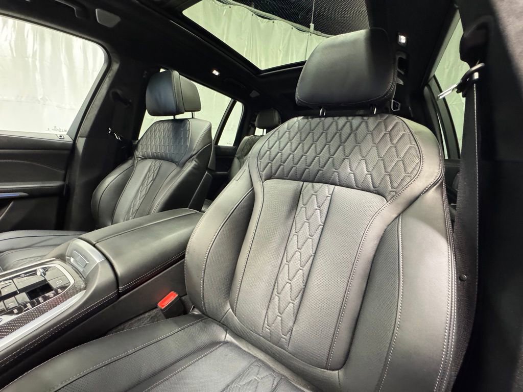 Used 2025 BMW X7 M60i image 22