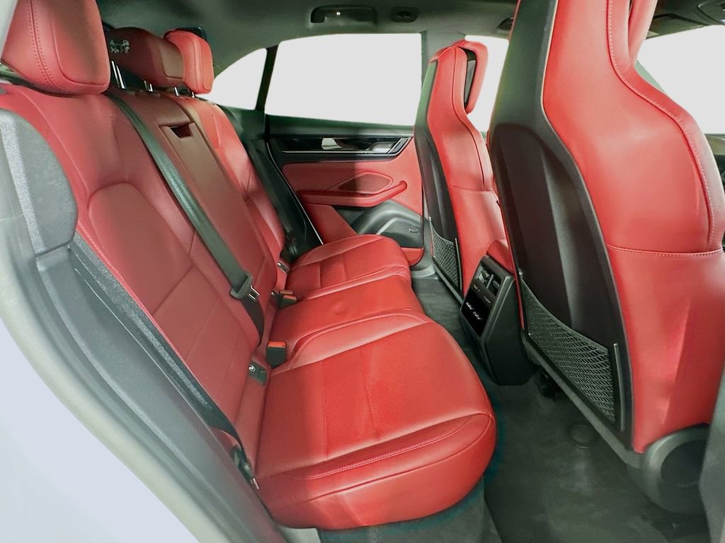 Used 2025 Porsche Macan 4S Electric image 28