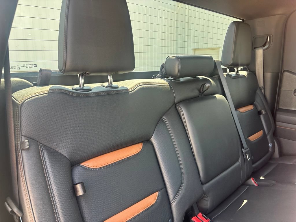 Used 2025 GMC Sierra 1500 AT4 w/ Technology Package AWD/4WD image 30