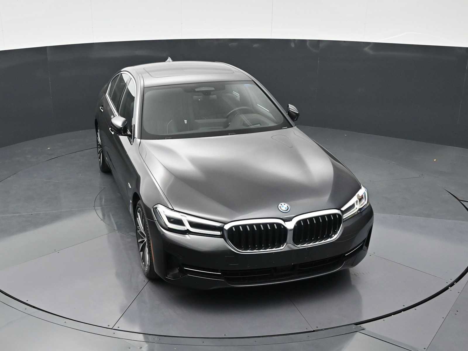 Used 2022 BMW 530e w/ Executive Package RWD image 19