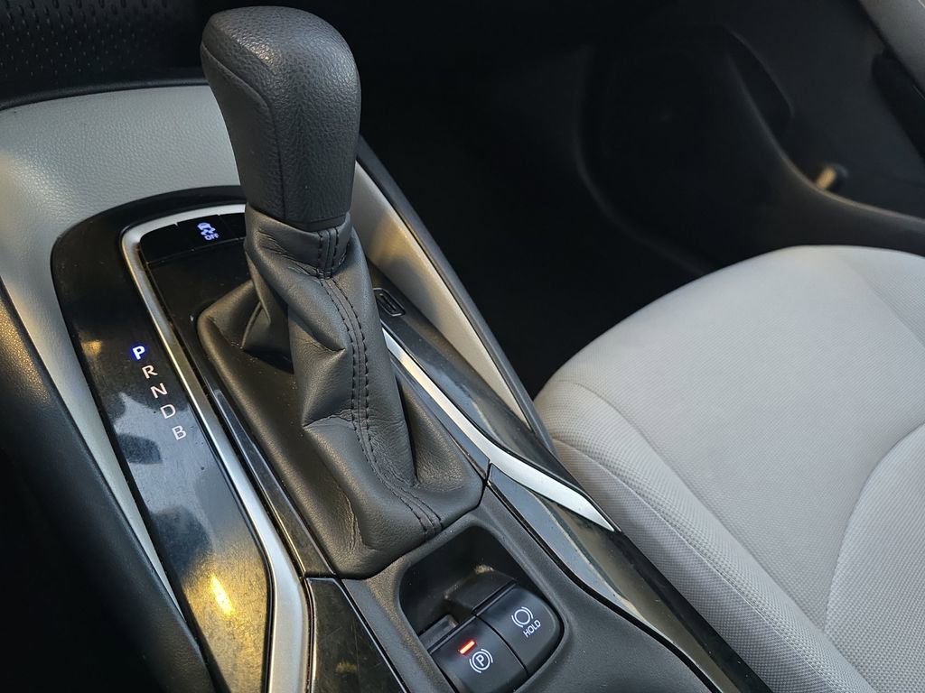 Used 2022 Toyota Corolla LE image 25