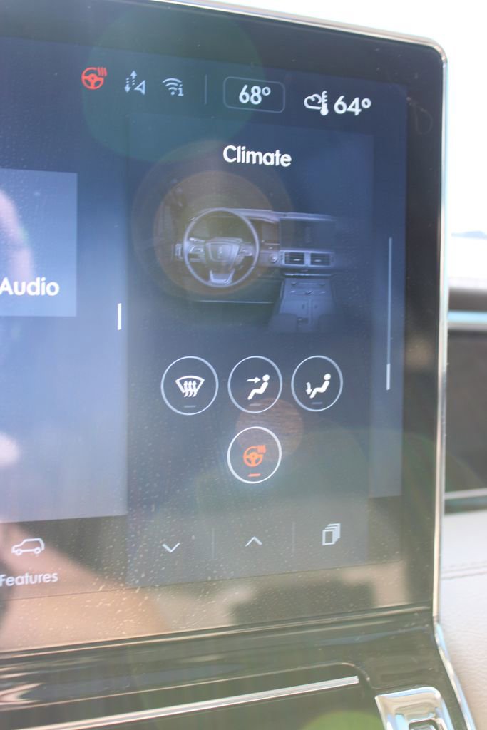 Used 2023 Lincoln Navigator Reserve image 39