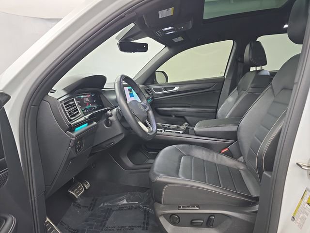 Used 2024 Volkswagen Atlas Cross Sport SEL R-Line AWD/4WD image 21