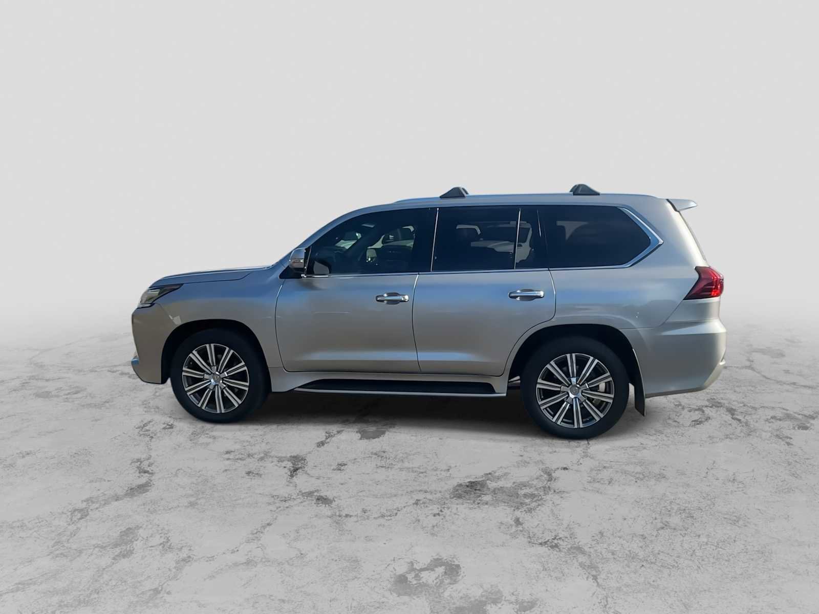 Used 2017 Lexus LX 570 4WD w/ Luxury Package image 5