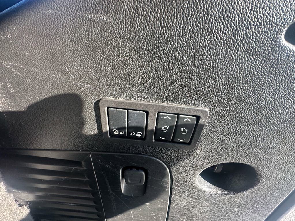 Used 2020 Cadillac Escalade Luxury image 15