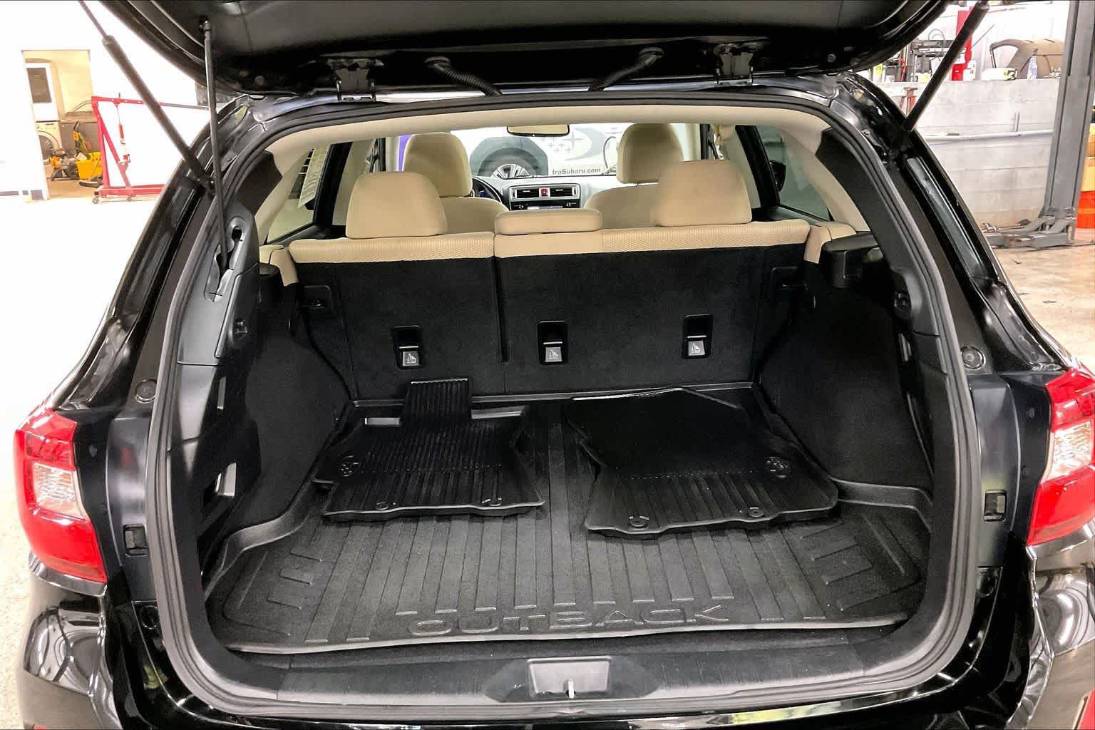 Used 2017 Subaru Outback 2.5i Premium AWD/4WD image 34