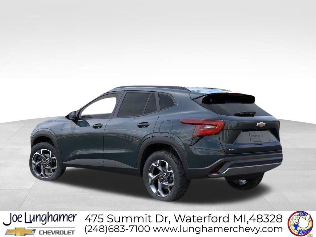 New 2026 Chevrolet Trax LT w/ Driver Confidence Package FWD image 3